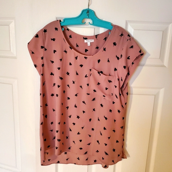 Beautiful blouse with small pocket detail - Picture 5 of 5